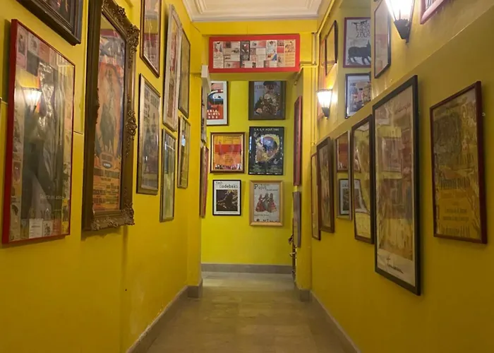 Le Chapelier - Dans L'eccuson * Nimes